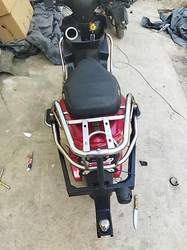 Скутеры: Электроскутер (класс 50–150 см³ эквивалент), городской Описание: - — 8