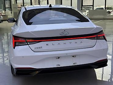 byd son: Hyundai Elantra: 2025 г., Автомат, Седан — 3