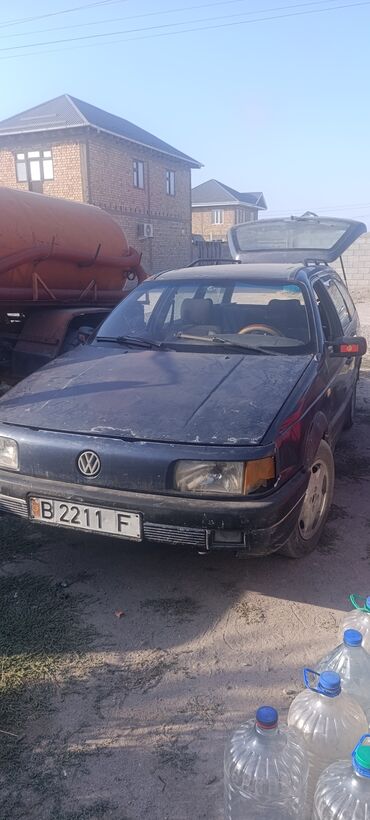 Volkswagen: Volkswagen Passat: 1989 г., 1.8 л, Механика, Бензин