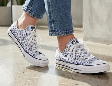 obuća ccc akcija: Converse All Star niske patike – bele sa plavim cvetnim/star šarama - — 1
