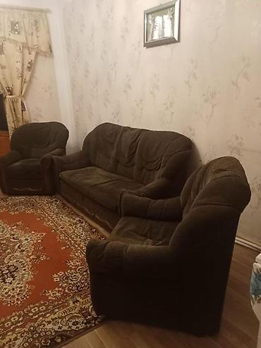 klassik divan: Qonaq otağı üçün yumşaq mebel dəsti - Tərkib: 1 ədəd üçnəfərlik divan — 1