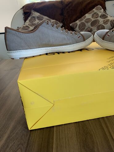 Krasofkalar və idman ayaqqabıları: GREYDER100% İçindəki altlığı dəri, bağları dəri, qırağ tikilişi dəri -da lalafo.az — 22 Krasofkalar və idman ayaqqabıları: GREYDER100% İçindəki altlığı dəri, bağları dəri, qırağ tikilişi dəri — 22