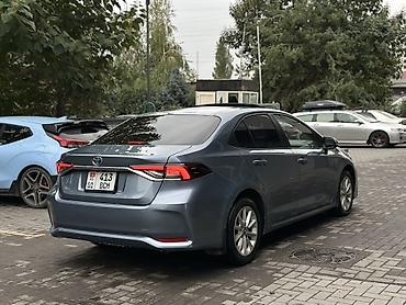 Продажа авто: Toyota Corolla: 2020 г., 1.8 л, Автомат, Гибрид, Седан — 4