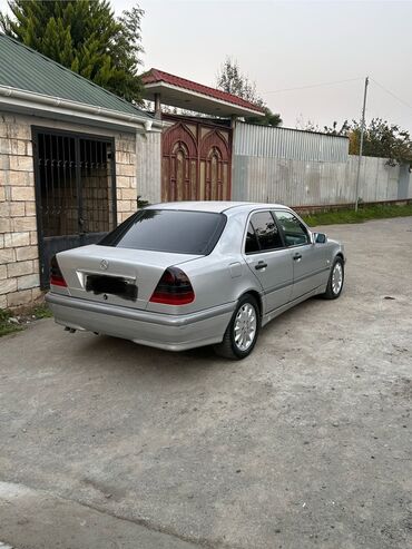 Mercedes-Benz: Mercedes-Benz C-Class: 1.8 l | Sedan — 11