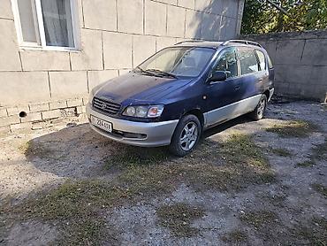 Toyota: Toyota Ipsum: 1997 г., 2 л, Механика, Дизель, Минивэн — 3