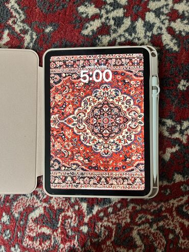 чехол на айпад 9: Планшет, Apple, память 64 ГБ, 10" - 11", Wi-Fi, Б/у, Классический цвет - Красный