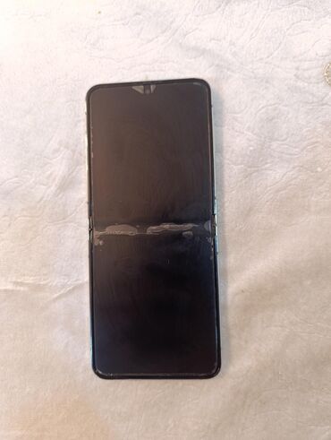 Digər mobil telefonlar: Məhsul: Sensorlu smartfon Xüsusiyyətlər: - Tam ekranlı ön panel