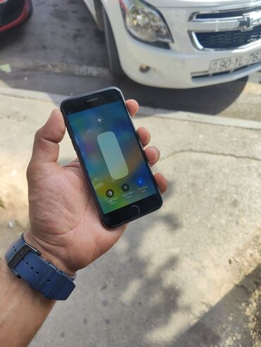 iphone yigilma: IPhone 8, 64 GB, Qara, Barmaq izi
