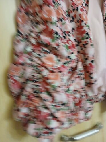 Верхняя одежда: Продам Детский боибер и джинсовый пиджачок. 1) Детский цветной at lalafo.kg — 4 Верхняя одежда: Продам Детский боибер и джинсовый пиджачок. 1) Детский цветной — 4