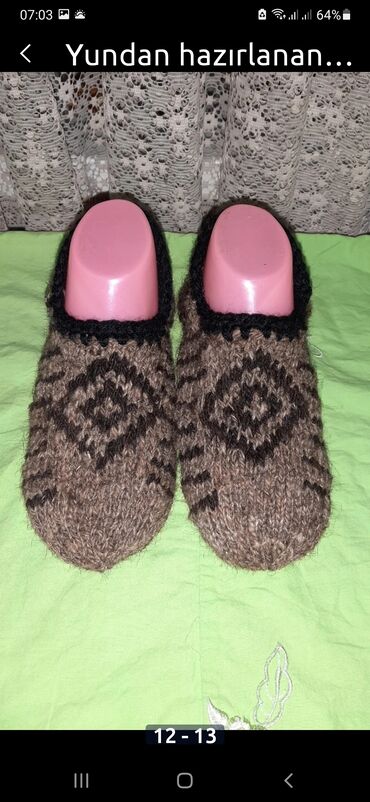 Kardiqanlar, jaketlər: Təbii yundan hazırlanmış ip və toxunma əl işləri — 13