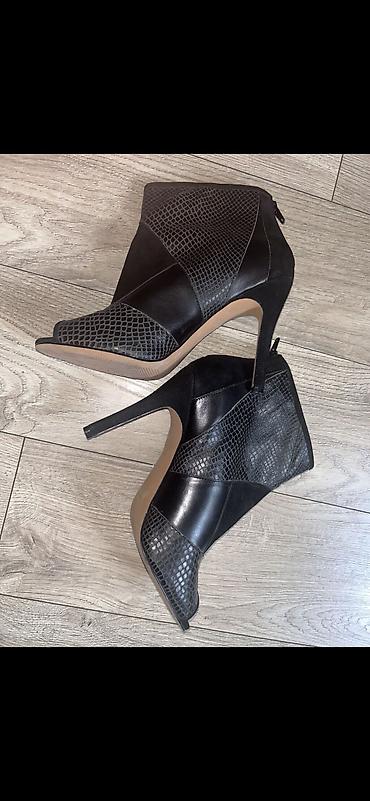 perla obuća: Novo Ženske ankle čizme sa visokom štiklom - Boja: crna - Dizajn — 2