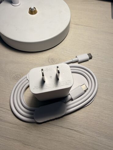 Зарядные устройства: Продаю оригинальные аксессуары apple. Новые не использованные из — 10