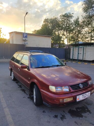красный пассат: Volkswagen Passat: 1994 г., 2 л, Механика, Бензин, Универсал