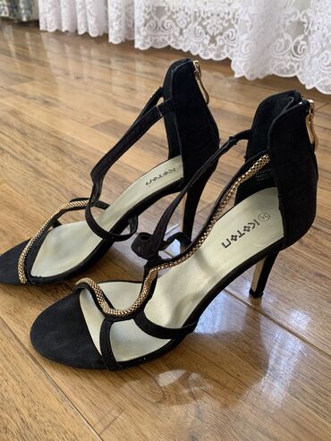 вечерние замшевые туфли: Туфли Koton, 36, цвет - Черный