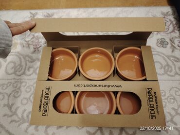 Аксессуары для кухни: Saxsi qablar 6 ededdir tezedir qiymeti 10 manat whatsapp aktivdir