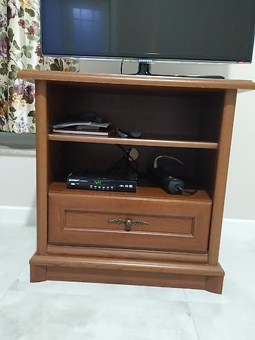 Ağac materialdan klassik üslubda TV stendi - Material: taxta (isti
