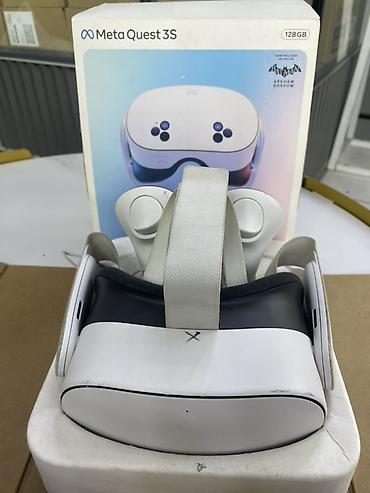 VR очки: Meta Quest 3S — автономная VR-гарнитура с контроллерами — 2