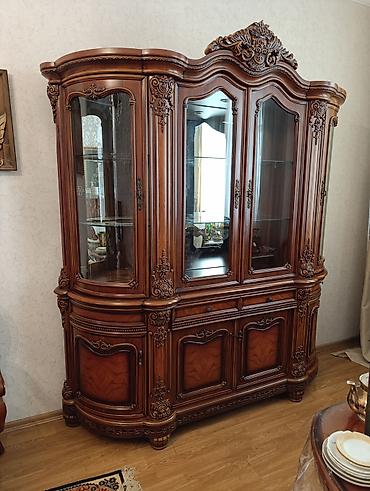 Bufetlər: Klassik üslubda vitrin-bufet - Material: təbii ağacdan hazırlanmış — 2