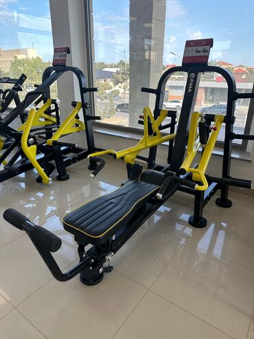 Maskalar, eynəklər: Magaza da 2800,AZN 
Onceden Sipariş ile 25% Endirim olunur