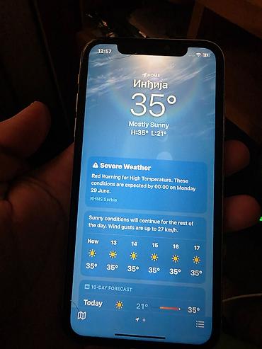 Apple iPhone: Apple iPhone 11 Ćerkica koristila dok nije dobila drugi. Telefon — 11