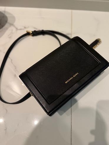 Çantalar: Michael Kors qara rəngli qadın çantası. Zərif və minimal dizayna — 3