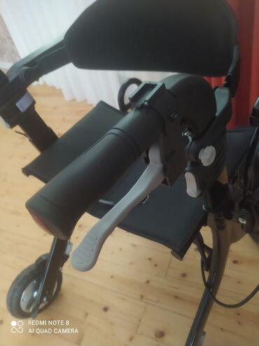 gəzinti arabası baby jogger city: Elektronlu yeni elil arabasi.Cox rahat yigila bilir.Cemi 15