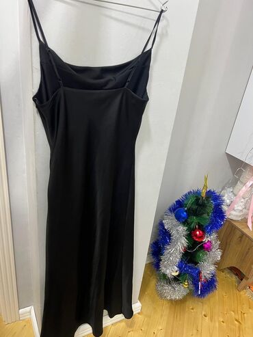 Ziyafət donları: M razmer iki qara və yashildon birlikdə satılır 15 AZN — 8