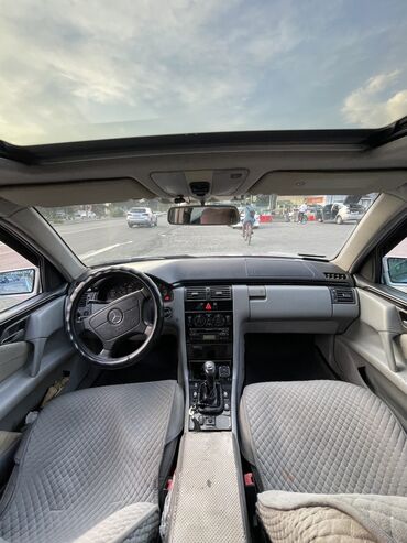 запчасть на мерс 814: Mercedes-Benz E-Class: 1998 г., 2.4 л, Механика, Бензин, Седан