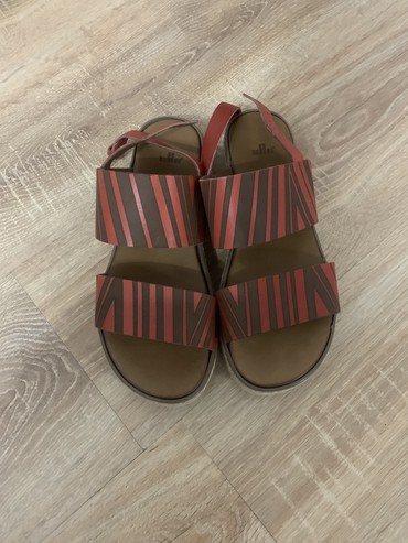 кожаные сандалии: Новые турецкие кожаные босоножки фирмы “Elle” 38р