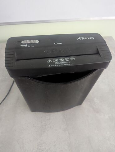 мощный системный блок: Шредер Rexel Alpha для уничтожения документов. Максимальная загрузка