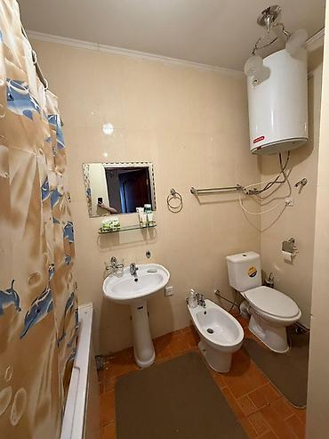 Продажа коттеджей и домов: 4 комнаты, 140 м², Бишкек, Собственник — 17