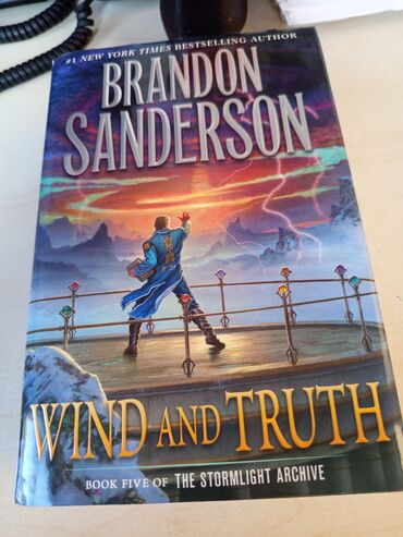 Brandon Sanderson tərəfindən yazılmış "Külək və Həqiqət" (Wind and