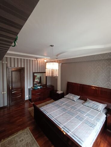 Посуточная аренда квартир: 3 комнаты, Душевая кабина, Постельное белье, Кондиционер — 5