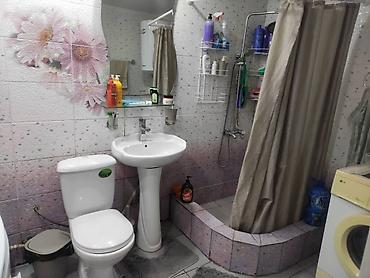 Продажа коттеджей и домов: В городе Кант продается дом 100 кв/м, участок 7 соток, документы at lalafo.kg — 9 Продажа коттеджей и домов: В городе Кант продается дом 100 кв/м, участок 7 соток, документы — 9