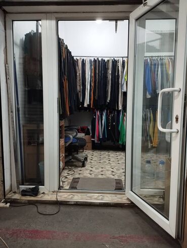 сдаю дом аламединский рынок: Продаю Магазин Отдельностоящий магазин, 24 м², Старый ремонт, Отдельный вход, 1 этаж