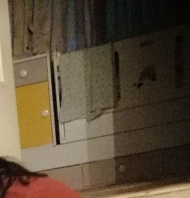 uşaq otağı üçün çılçıraq: Teze kimidir,demek olar uwaq cox az yatib icinde.baha alinib .3iri