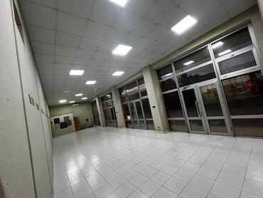 Mağazalar: Kommersiya obyekti – İcarəyə verilir.Qiymetde endirim olacaq. -Obyekt — 11