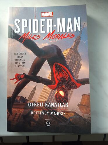 spider man paltarı: Spider Man Miles Morales Uzun ama oxuduqca oxumaq isteden bir