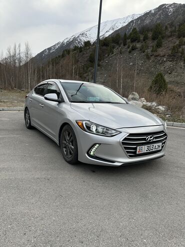 Hyundai: Hyundai elantra 2018г. Бензин объем 2, пробег 40000 оригинал Коробка