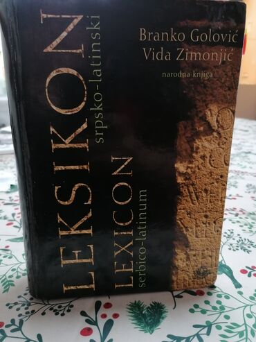 Srpsko latinski leksikon, rečnik. Autori : Branko Golubović, Vida