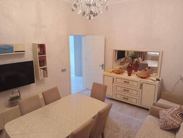 divany dlya bara: Мамедлы 3 комнаты, 80 м², Свежий ремонт