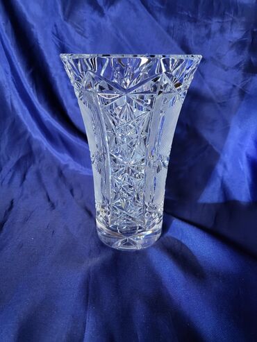 Vaze i saksije: Vaza, Novo — 3