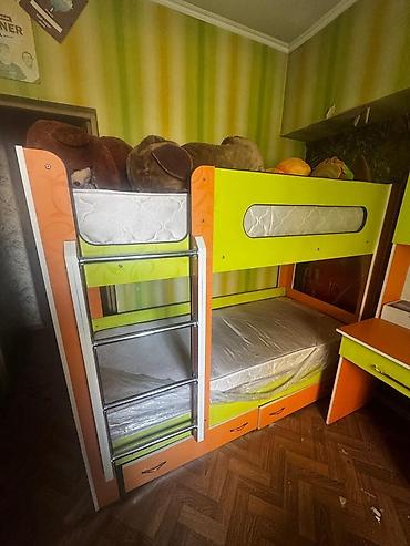 bunk bed: Детская гарнитура, Б/у, Для девочки, Для мальчика, ДСП, цвет - Оранжевый, Самовывоз — 2