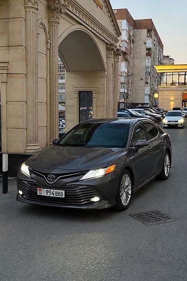 Toyota Camry: 2018 г., Гибрид, Седан