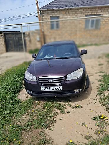 Hyundai: Hyundai Elantra sedan - Kuzov: 4 qapılı sedan, tünd bənövşəyi rəng - — 2