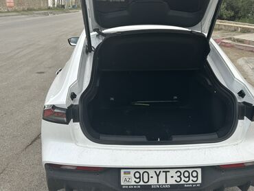 Changan: Changan UNI-V – ağ rəngli, liftback kuzovlu, idman xarakterli sedan — 4