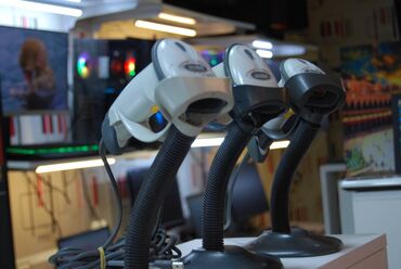 Barkod oxuyucular, skanerlər: Simbol 35 azn 
Zebra 45 azn 
Datalogic 50azn — 18