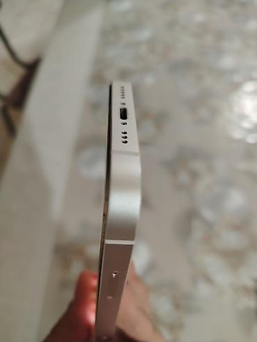 htc desire 816: Smartfon – ağ/gümüşü çərçivə, düz kənarlı korpus Xüsusiyyətlər: - Tam — 6
