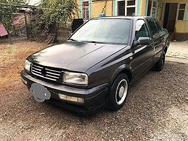 Volkswagen Vento: 1994 г., 1.8 л, Механика, Бензин, Седан