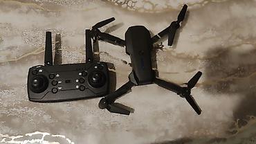yx116 drone: E88 Drone – qatlanan korpuslu, Xüsusiyyətlər: - Kompakt, qatlanan — 3